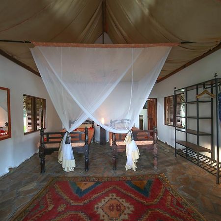 Kinasi Lodge Utende Εξωτερικό φωτογραφία